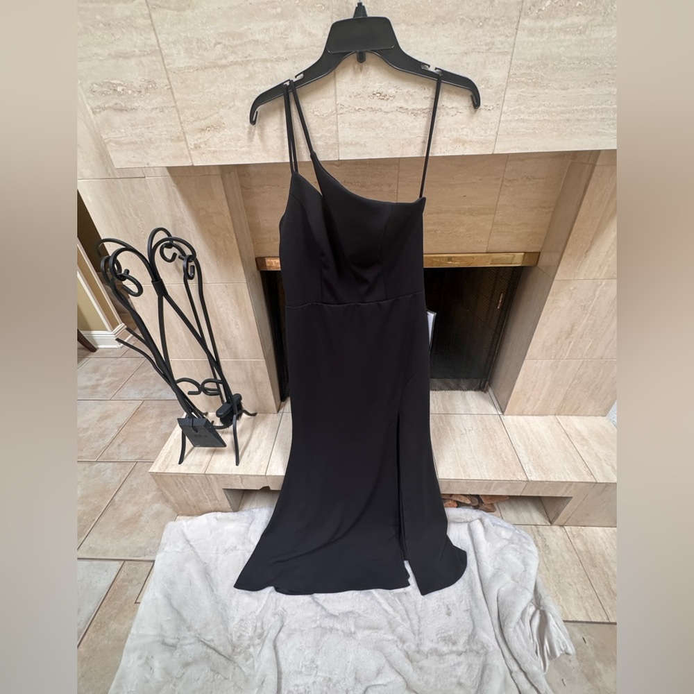 Escape one shoulder black evening gown